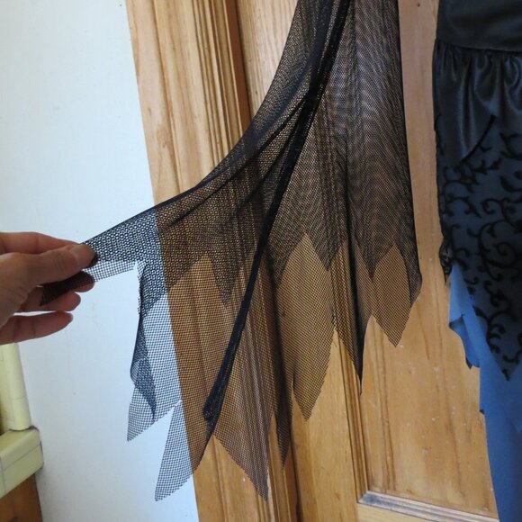 Fallen Angel Women's Costume-includes accessories - Picture 6 of 12